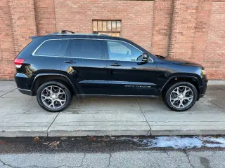 2018 Jeep Grand Cherokee Sterling Edition