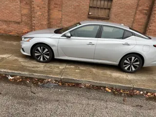 2021 Nissan Altima 2.5 SV