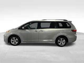 2020 Toyota Sienna LE 8 Passenger