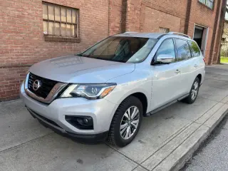 2020 Nissan Pathfinder SL