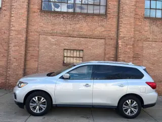 2020 Nissan Pathfinder SL