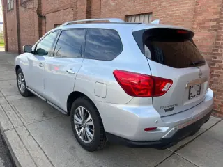 2020 Nissan Pathfinder SL