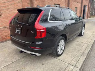 2016 Volvo XC90 T6 Momentum