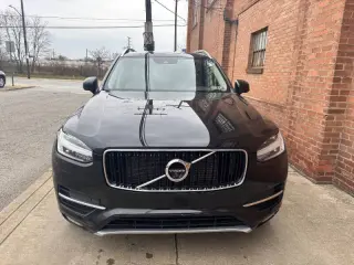 2016 Volvo XC90 T6 Momentum