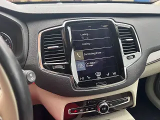 2016 Volvo XC90 T6 Momentum