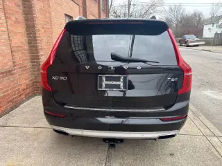 2016 Volvo XC90 T6 Momentum
