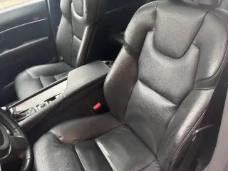 2017 Volvo XC90 T6 Momentum
