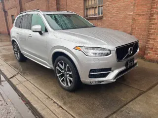 2017 Volvo XC90 T6 Momentum