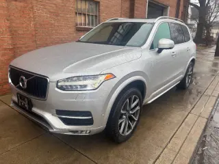 2017 Volvo XC90 T6 Momentum