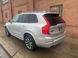 2017 Volvo XC90 T6 Momentum