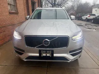 2017 Volvo XC90 T6 Momentum