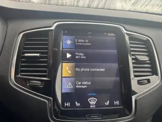 2017 Volvo XC90 T6 Momentum