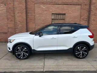 2020 Volvo XC40 T5 R-Design