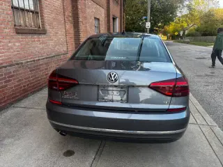 2017 Volkswagen Passat 1.8T SEL Premium
