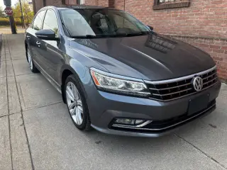 2017 Volkswagen Passat 1.8T SEL Premium