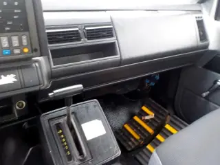 2001 Chevrolet C7H042