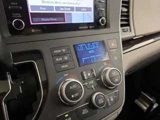 Toyota Sienna 2020 XLE 7-Passenger Auto Access Seat 4dr Mini-Van