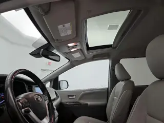 Toyota Sienna 2020 XLE 7-Passenger Auto Access Seat 4dr Mini-Van