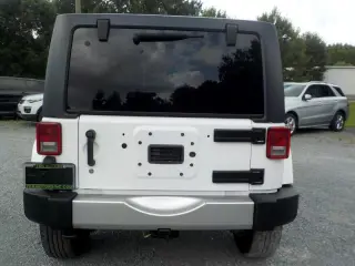 2017 Jeep Wrangler Unlimited Sahara 4WD