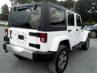 2017 Jeep Wrangler Unlimited Sahara 4WD