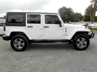 2017 Jeep Wrangler Unlimited Sahara 4WD