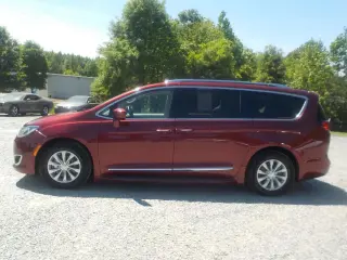 2018 Chrysler Pacifica Touring-L FWD