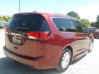 2018 Chrysler Pacifica Touring-L FWD