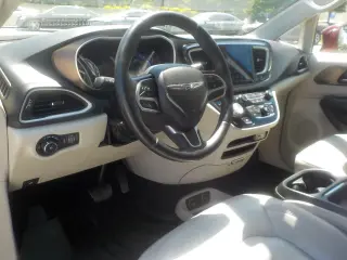 2018 Chrysler Pacifica Touring-L FWD