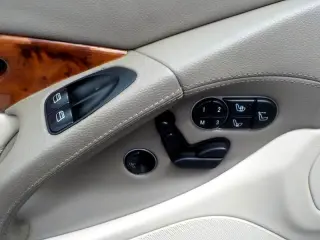 2011 Mercedes-Benz  SL 550 2D Roadster