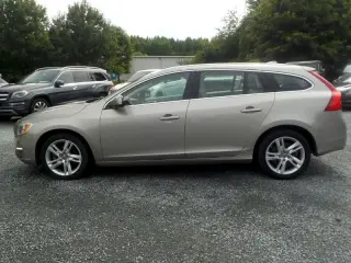 2015 Volvo V60 T5 Drive-E Premier FWD