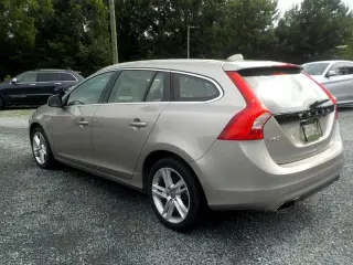 2015 Volvo V60 T5 Drive-E Premier FWD