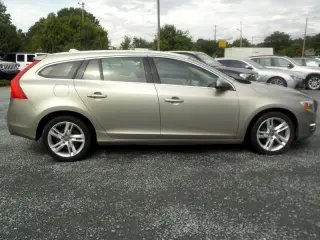 2015 Volvo V60 T5 Drive-E Premier FWD