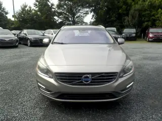 2015 Volvo V60 T5 Drive-E Premier FWD