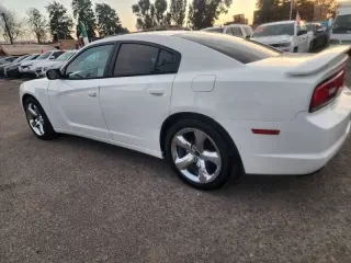 2013 Dodge Charger SE
