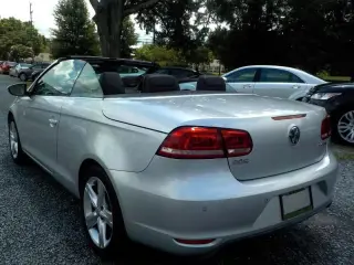 2012 Volkswagen Eos 2dr Conv Executive SULEV