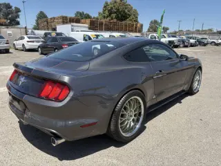 2016 Ford Mustang V6