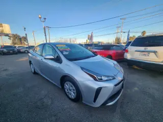 2019 Toyota Prius L Eco