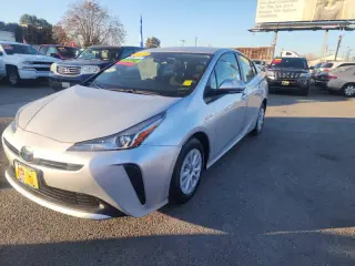 2019 Toyota Prius L Eco