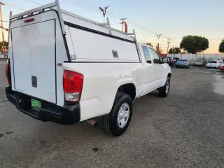 2017 Toyota Tacoma SR