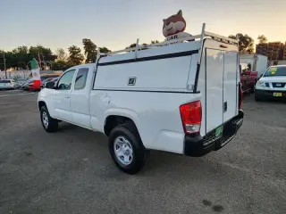 2017 Toyota Tacoma SR