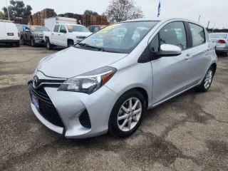2016 Toyota Yaris 5-Door LE