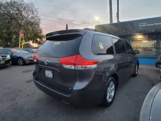 2012 Toyota Sienna LE 7-Passenger Auto Access Seat