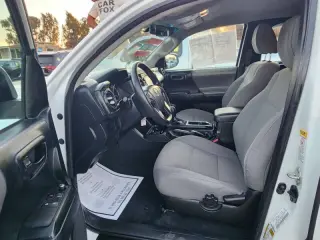 2017 Toyota Tacoma SR