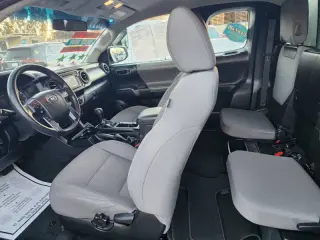 2017 Toyota Tacoma SR