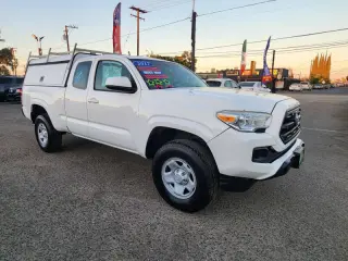 2017 Toyota Tacoma SR