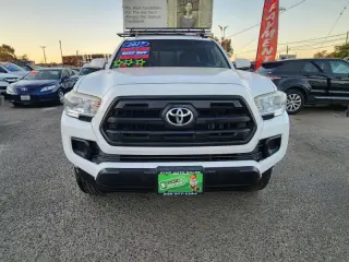 2017 Toyota Tacoma SR