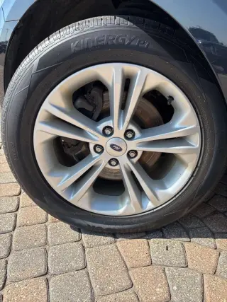 2016 Ford Taurus SE