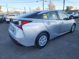 2019 Toyota Prius L Eco