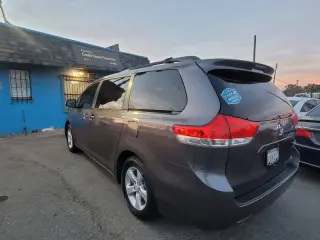 2012 Toyota Sienna LE 7-Passenger Auto Access Seat