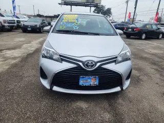 2016 Toyota Yaris 5-Door LE